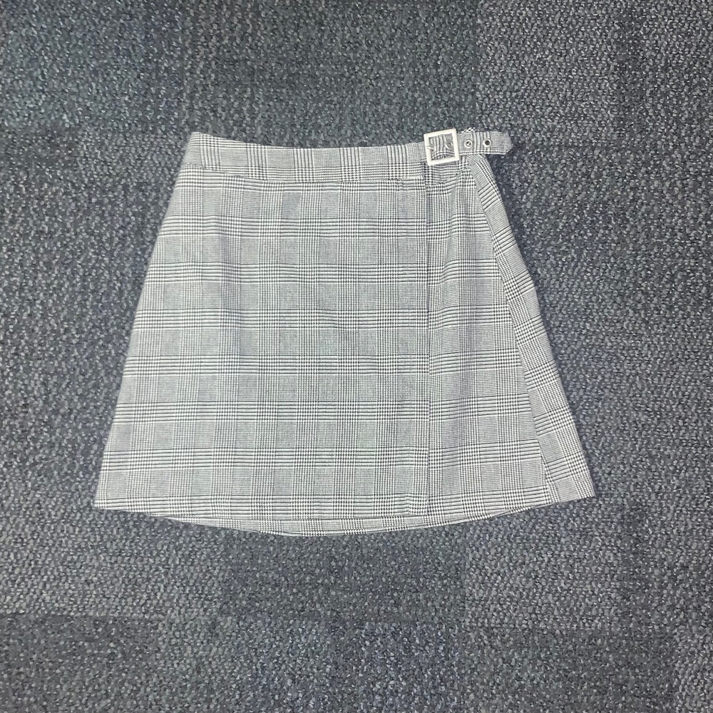 Brandy Melville Plaid School-Girl Skirt